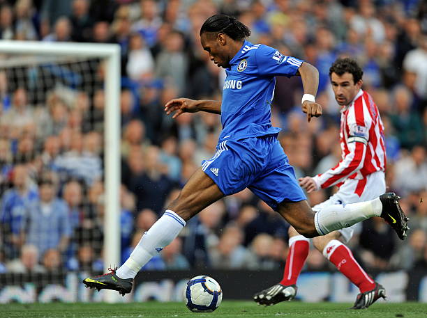 争相追逐的 争相追逐的